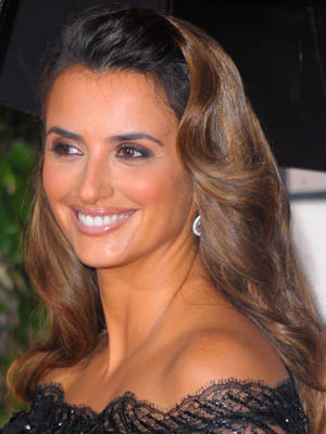 Penelope Cruz: Golden Globes Hair Secrets