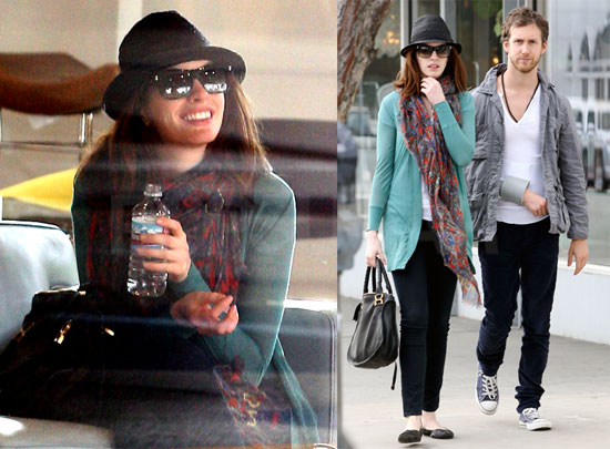 Photos of Anne Hathaway and Adam Shulman Shopping in LA 2010-02-03 13:45:28 Photos of Anne Hathaway and Adam Shulman Shopping in LA 2010-02-03 13:45:28