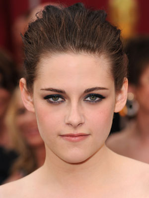 Kristen Stewart at 2010 Oscars 2010-03-07 17:31:16