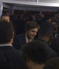 First Photo of Robert Pattinson on Remember Me Red Carpet!