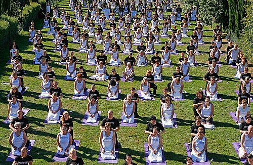 Largest Simultaneous Massage World Record Attempt Made in Australia