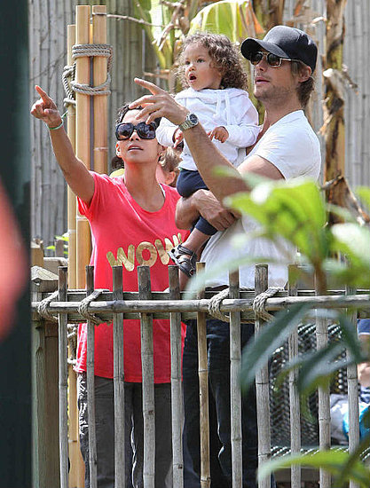 Nahla fun day at the Zoo with her parents
