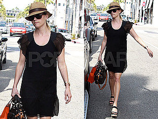 Pictures of Reese Witherspoon Shopping in LA 2010-04-15 10:00:00