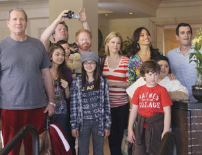 New Pictures of Modern Family in Hawaii