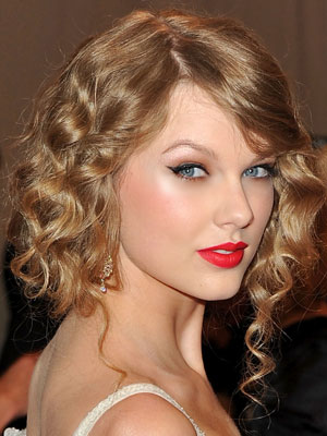 Taylor Swift at 2010 Costume Institute Gala 2010-05-03 17:26:46