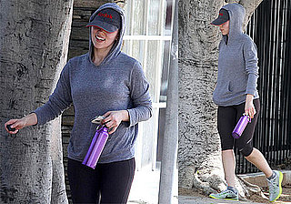 Pictures of Scarlett Johansson Leaving the Gym in NYC 2010-05-06 13:30:00