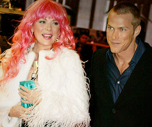The Guy Who Stays by Your Side
Even when Samantha sleeps with her ex and goes through breast cancer, Smith Jarrod wouldn't let her push him away, supporting her the whole time. These faithful partners are keepers, so be sure to show your appreciation!
The Guy Who Stays by Your Side
Even when Samantha sleeps with her ex and goes through breast cancer, Smith Jarrod wouldn't let her push him away, supporting her the whole time. These faithful partners are keepers, so be sure to show your appreciation!