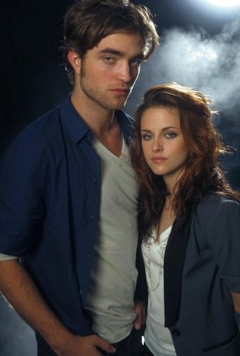 Sandra Bullock loves Robert Pattinson and Kristen Stewart: Hope it’s reciprocated Sandra Bullock loves Robert Pattinson and Kristen Stewart: Hope it’s reciprocated