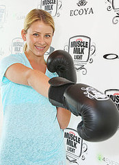 Pictures of Lo Bosworth and Kat Von D at the Muscle Milk Light Fitness Event Pictures of Lo Bosworth and Kat Von D at the Muscle Milk Light Fitness Event
