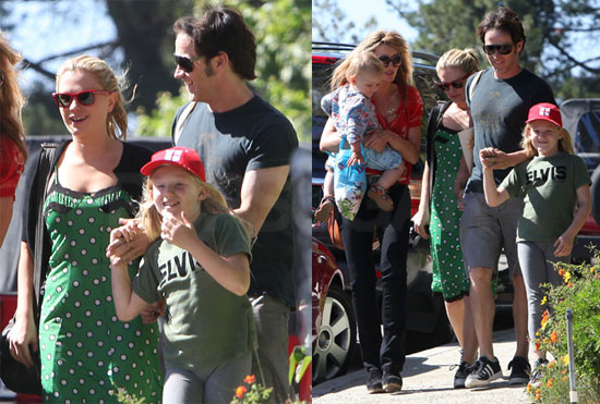 Pictures of Anna Paquin and Stephen Moyer Pictures of Anna Paquin and Stephen Moyer