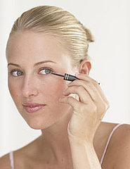 How to Use a Liquid Eyeliner 2010-07-02 09:00:29 How to Use a Liquid Eyeliner 2010-07-02 09:00:29