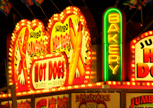 How to Eat Healthy at County Fairs and Carnivals