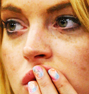 Lindsay Lohan Eff U Nail Polish Pics 2010-07-07 10:05:11