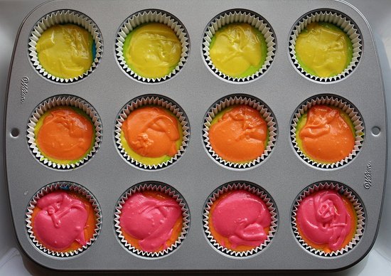 rainbow cupcake prep