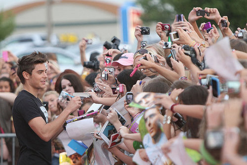 Pictures of Zac Efron Pictures of Zac Efron