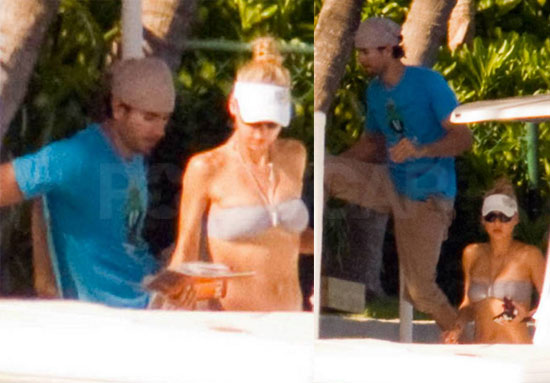 Pictures of Anna Kournikova Bikini