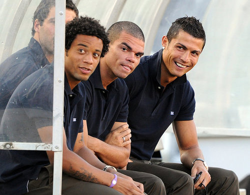 Pictures of Becks and Shirtless Ronaldo Pictures of Becks and Shirtless Ronaldo
