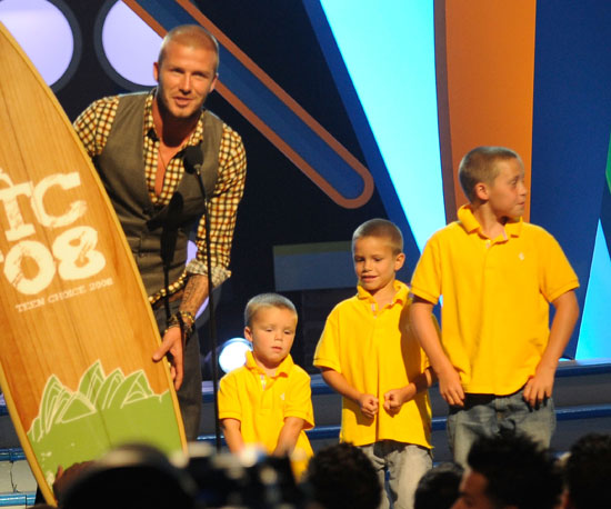 David Beckham brought Cruz, Romeo, and Brooklyn on stage to accept the award for Choice Male Athlete in 2008.
David Beckham brought Cruz, Romeo, and Brooklyn on stage to accept the award for Choice Male Athlete in 2008.