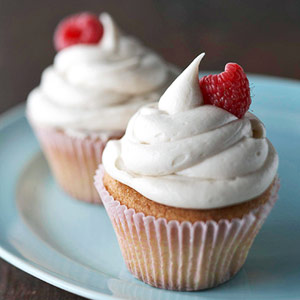 Vanilla Cupcakes With Chocolate Frosting
