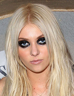 Picture of Taylor Momsen Wearing Lots of Black Eyeliner 2010-08-21 04:00:00