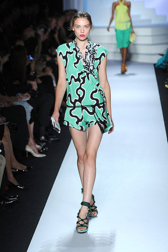 Spring 2011 New York Fashion Week: Diane von Furstenberg 2010-09-12 16:55:53