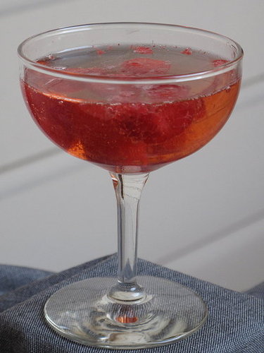 Raspberry Champagne Cocktail Recipe