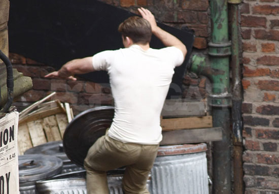 PopSugar Guess Who: Guess Who Has No Choice But to Dive in the Trash? PopSugar Guess Who: Guess Who Has No Choice But to Dive in the Trash?