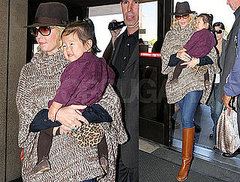 Pictures of Katherine Heigl and Naleigh at LAX Pictures of Katherine Heigl and Naleigh at LAX
