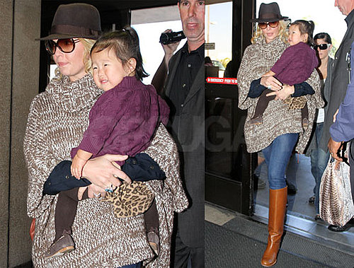 Pictures of Katherine Heigl and Naleigh at LAX