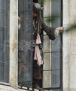 Pictures of Johnny Depp Shooting Pirates of the Caribbean 4 in London 2010-09-30 07:00:00