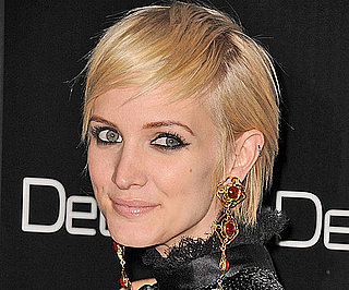 How to Do a Smoky Eye Makeup and Neutral Lipstick Combination