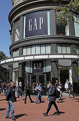 Free Gap Jeans With Facebook Places Check-In Free Gap Jeans With Facebook Places Check-In