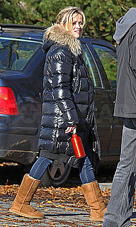 Pictures of Reese Witherspoon Getting Cozy During a Walk in Vancouver