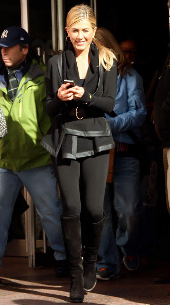 Pictures of Jennifer Aniston in Black Pictures of Jennifer Aniston in Black