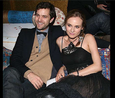 Diane Kruger and Joshua Jackson at Chanel Show in Paris 2010-12-08 17:00:00