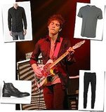 Andrew Vanwyngarden Rocks a Cleaned-Up, Simple Look While Performing-2009