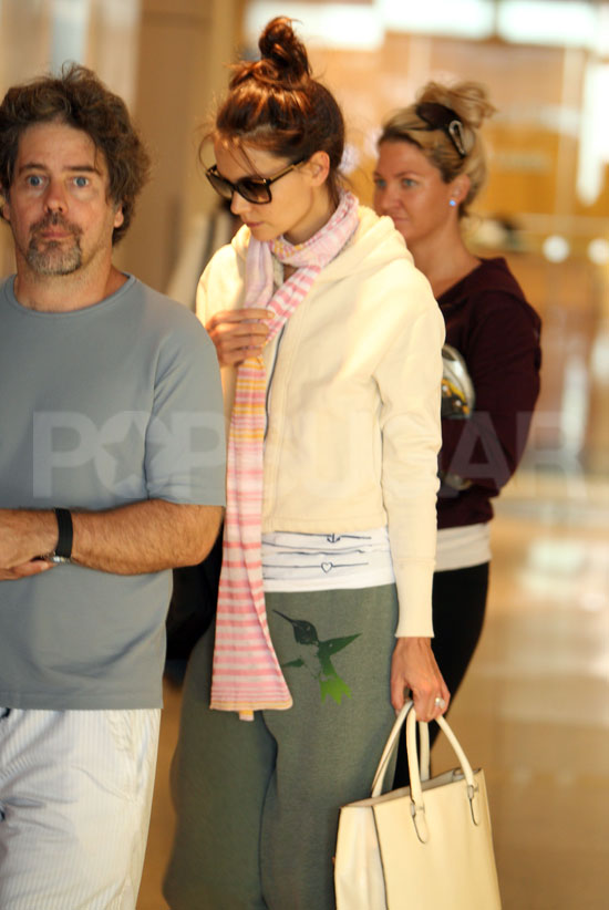 Pictures of Katie Holmes Shopping Pictures of Katie Holmes Shopping