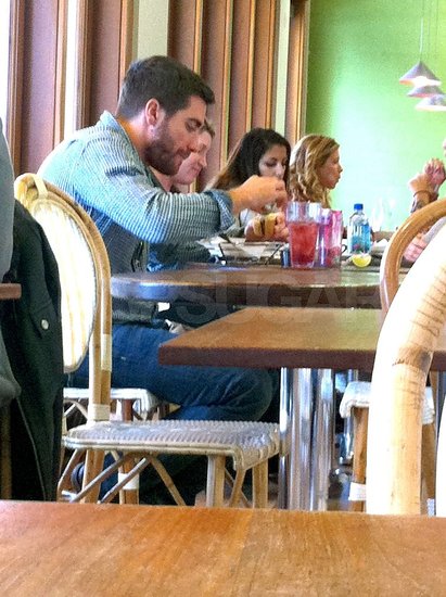Pictures of Jake Gyllenhaal Eating Lunch at M Cafe in Los Angeles Pictures of Jake Gyllenhaal Eating Lunch at M Cafe in Los Angeles