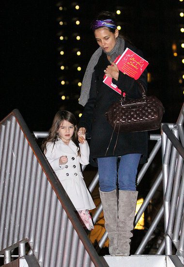 Katie Holmes and Suri Get in the Christmas Spirit in Canada Katie Holmes and Suri Get in the Christmas Spirit in Canada