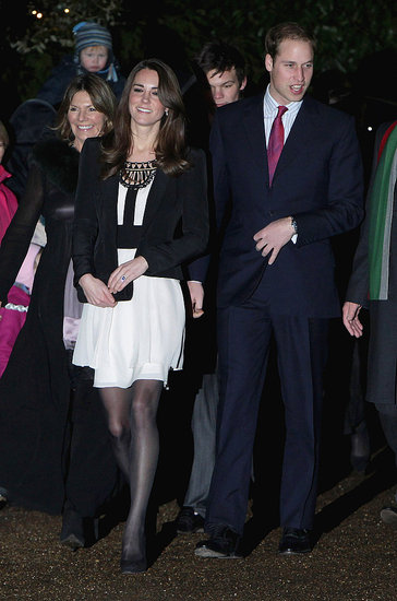 Kate Middleton Flashes Her Engagement Ring With William at Christmas Event! Kate Middleton Flashes Her Engagement Ring With William at Christmas Event!