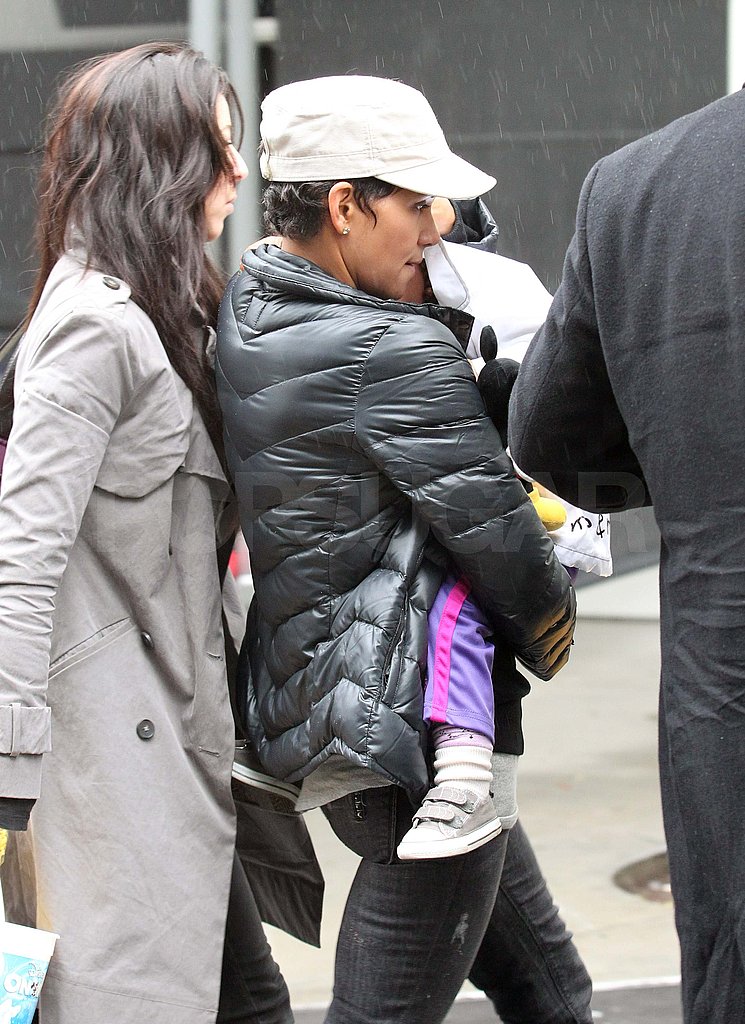Halle Berry and Nahla Pick Up a Souvenir From a Disney Show Halle Berry and Nahla Pick Up a Souvenir From a Disney Show