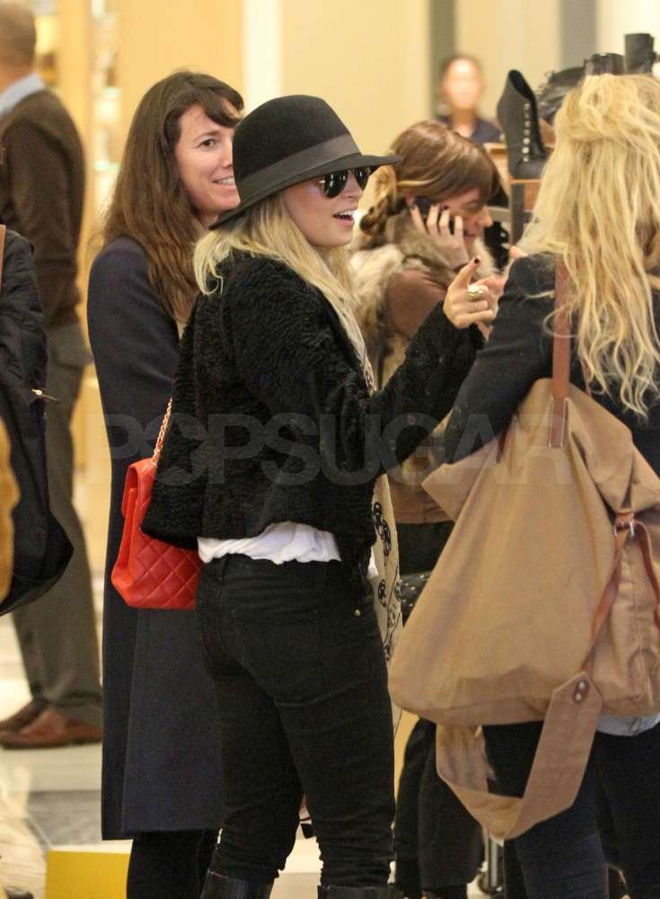 Nicole Richie Shows Off Her Newlywed Style During a Shoe Shopping Trip Nicole Richie Shows Off Her Newlywed Style During a Shoe Shopping Trip