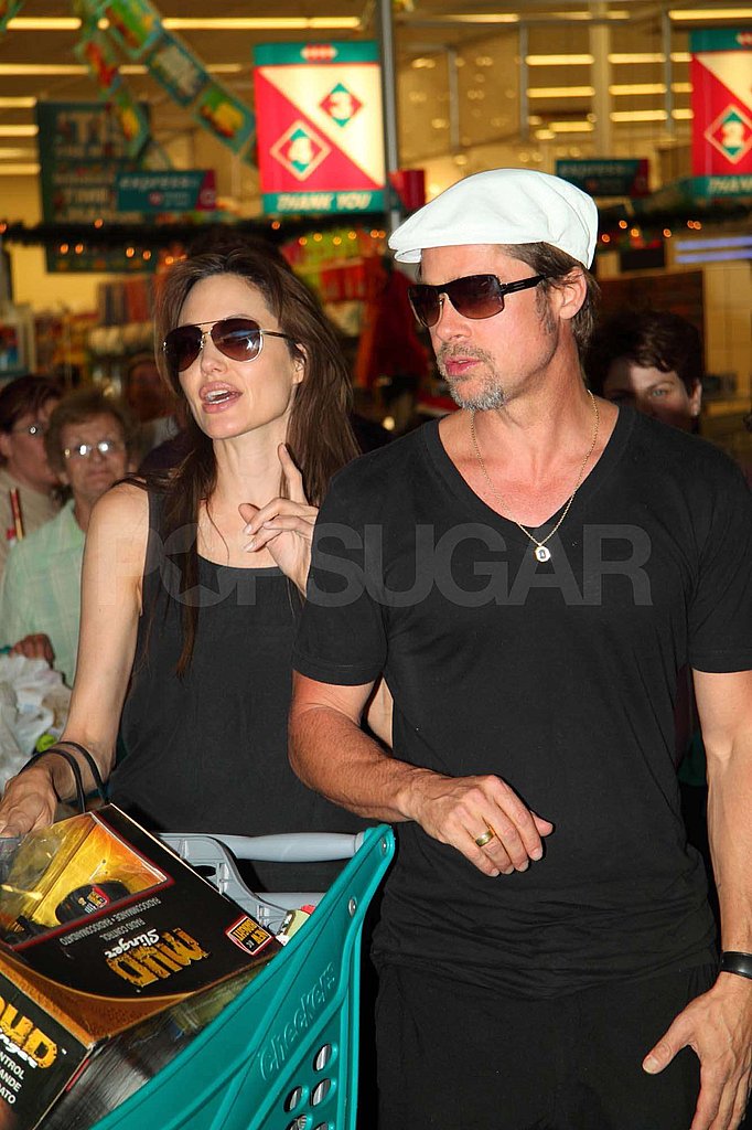 Pictures of Angelina Jolie and Brad Pitt in Namibia for Christmas Pictures of Angelina Jolie and Brad Pitt in Namibia for Christmas
