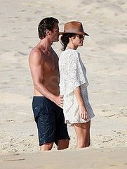 Pictures of Cindy Crawford and Rande Gerber on Vacation in Cabo Pictures of Cindy Crawford and Rande Gerber on Vacation in Cabo