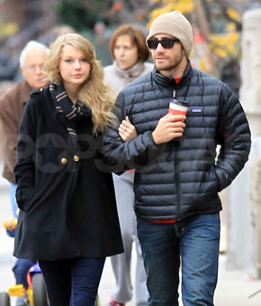 taylor swift and jake gyllenhaal scarf jake gyllenhaal and taylor swift break up popsugar celebrity taylor swift and jake gyllenhaal scarf jake gyllenhaal and taylor swift break up popsugar celebrity