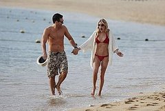 Pictures of LeAnn Rimes in a Red Bikini While on Vacation With Eddie Cibrian