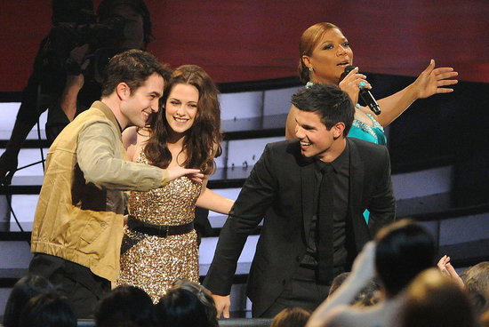 Pictures of Robert Pattinson, Kristen Stewart, and Taylor Lautner at 2011 People's Choice Awards 2011-01-05 21:04:32