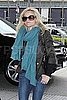 Pictures of Reese Witherspoon Running Errands in LA 2011-01-07 03:59:19