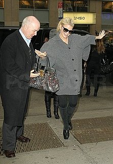 Pictures of Jessica Simpson Carefully Stepping Between Subway Grates in NYC