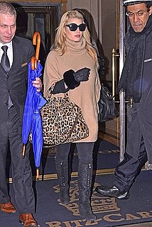 Pictures of Jessica Simpson Leaving Her NYC Hotel With a Leopard Print Bag